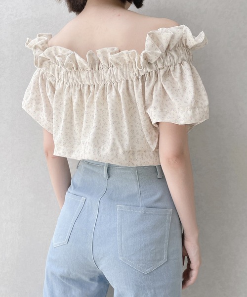 lilLilly（リルリリー）の「フラワーオフショルトップス（シャツ/ブラウス・レディース・ホワイト/アイボリー/ブラック・FREE）」の7枚目の写真