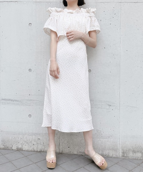 lilLilly（リルリリー）の「フラワーオフショルトップス（シャツ/ブラウス・レディース・ホワイト/アイボリー/ブラック・FREE）」の15枚目の写真