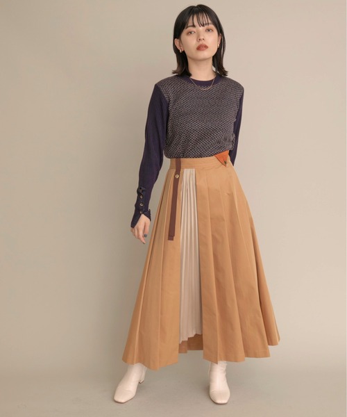 Eimee Law（エイミーロウ）の「タックプリーツデザインスカート（スカート・レディース・カーキ/オレンジ系/ブラック・38）」の4枚目の写真