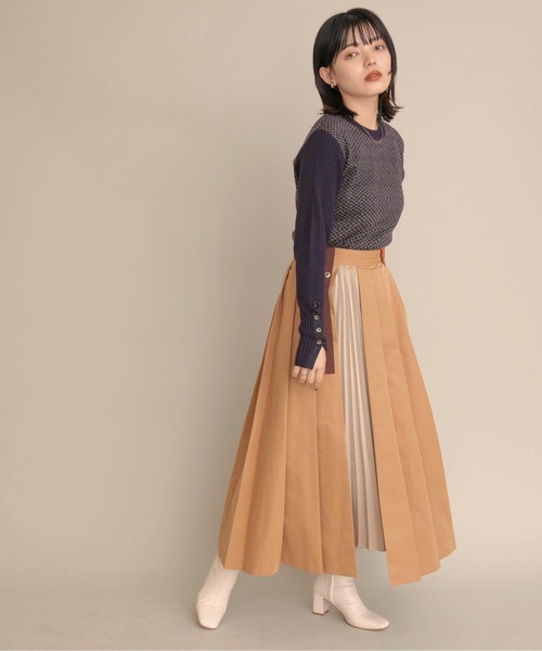 Eimee Law（エイミーロウ）の「タックプリーツデザインスカート（スカート・レディース・カーキ/オレンジ系/ブラック・38）」の6枚目の写真