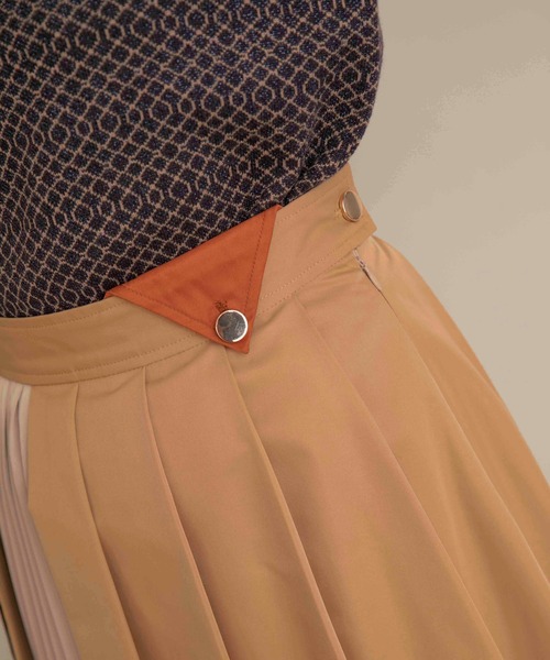 Eimee Law（エイミーロウ）の「タックプリーツデザインスカート（スカート・レディース・カーキ/オレンジ系/ブラック・38）」の20枚目の写真