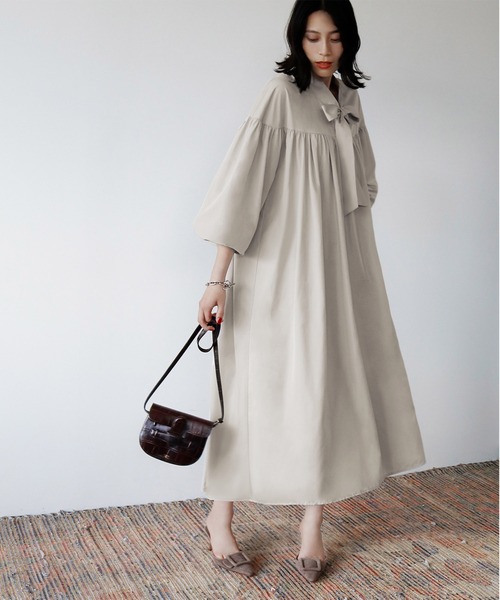 ELFRANK(エルフランク)の「ボウタイボリューム袖ロングワンピース(ワンピース・レディース・ネイビー/ブルー/ライトベージュ・FREE)」の10枚目の写真