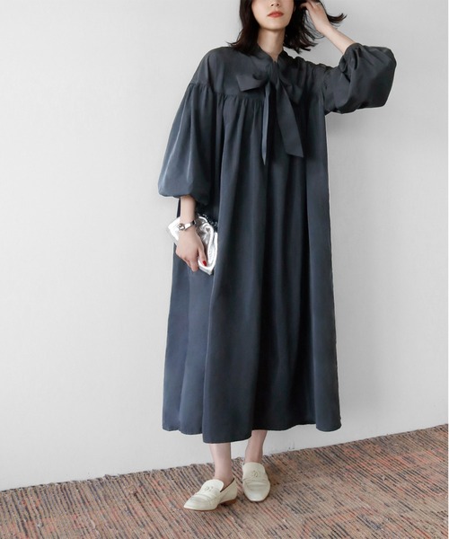 ELFRANK(エルフランク)の「ボウタイボリューム袖ロングワンピース(ワンピース・レディース・ネイビー/ブルー/ライトベージュ・FREE)」の12枚目の写真
