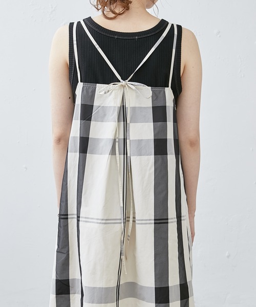 PUAL CE CIN(ピュアルセシン)の「【Du noir】WEB限定カラーあり/ダブルストラップ ビッグチェックキャミワンピース(ワンピース・レディース・ブラック系/ベージュ系/ネイビー×ホワイト/イエロー×グリーン・FREE)」の14枚目の写真