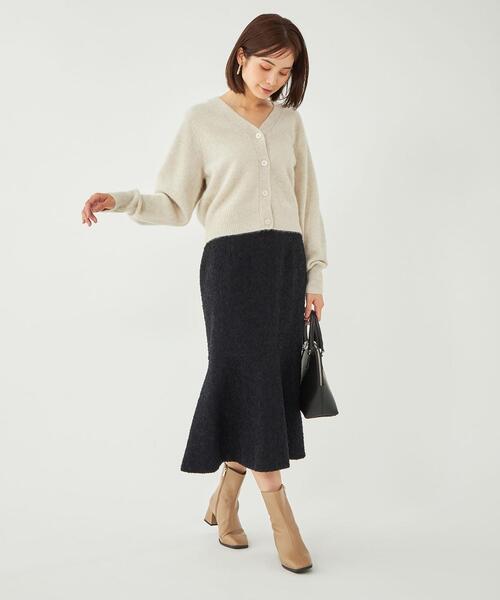 green label relaxing(グリーンレーベルリラクシング)の「FOXブレンド ボリュームスリーブ Vネック カーディガン(カーディガン/ボレロ・レディース・オフホワイト/イエロー/モカ/ネイビー・FREE)」の19枚目の写真