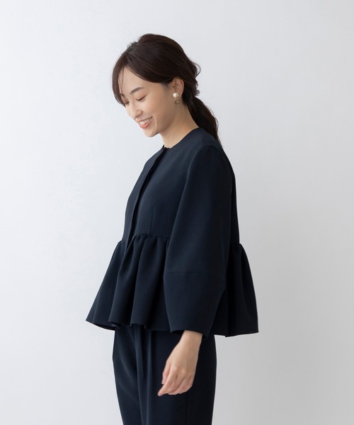 新品 タグ付 SONO NAVY Mum ソーノ ノーカラー　フレアジャケット Sono（ソーノ）の「【SONO/ソーノ】Mumダブルクロス ギャザー