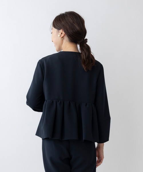 新品 タグ付 SONO NAVY Mum ソーノ ノーカラー　フレアジャケット Sono（ソーノ）の「【SONO/ソーノ】Mumダブルクロス ギャザー