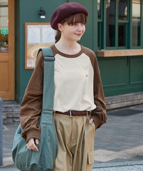 MONO-MART LADY'S（モノマートレディース）の「ナンバリング刺繍ビッグラグランスリーブロングTシャツ（Tシャツ/カットソー・レディース・グリーン/オレンジ/チャコールグレー/ブラック/ネイビー/ワイン/ブラウン/ワインレッド/ブラック系1・FREE）」の4枚目の写真