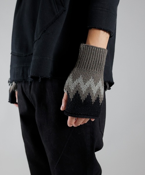 ナンバーナイン　アームウォーマー　新品 NUMBER (N)INE（ナンバーナイン）の「ZIGZAG JACQUARD ARM