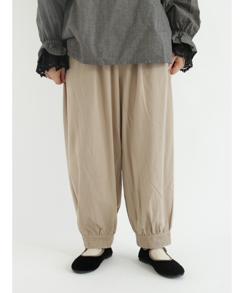 Samansa Mos2(サマンサ モスモス)の「綿起毛ツイル裾レースパンツ(その他パンツ・レディース・ブラック/グリーン/ベージュ・フリ-)」の3枚目の写真