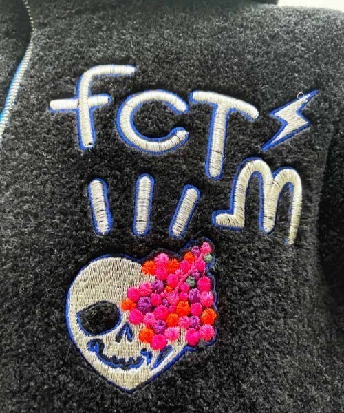 FranCisT_MOR.K.S.(フランシストモークス)の「FranCisT_MOR.K.S. /フランシストモークス/MC2981 STRETCH ECOFUR 3D HibiSkull EMB. HOODIE JKT(ブルゾン・メンズ・ブラック/カーキ・3/2)」の5枚目の写真