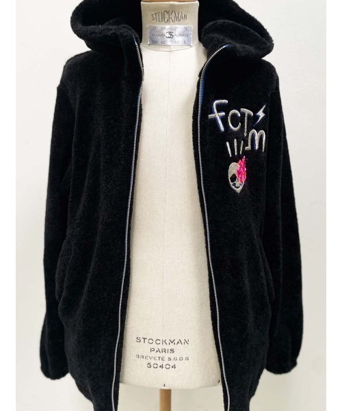 FranCisT_MOR.K.S.(フランシストモークス)の「FranCisT_MOR.K.S. /フランシストモークス/MC2981 STRETCH ECOFUR 3D HibiSkull EMB. HOODIE JKT(ブルゾン・メンズ・ブラック/カーキ・3/2)」の3枚目の写真