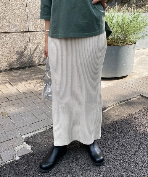 SHENERY（シーナリー）の「リブニットロングスカート（スカート・レディース・ブラック/グレー/アイボリー・FREE）」の5枚目の写真
