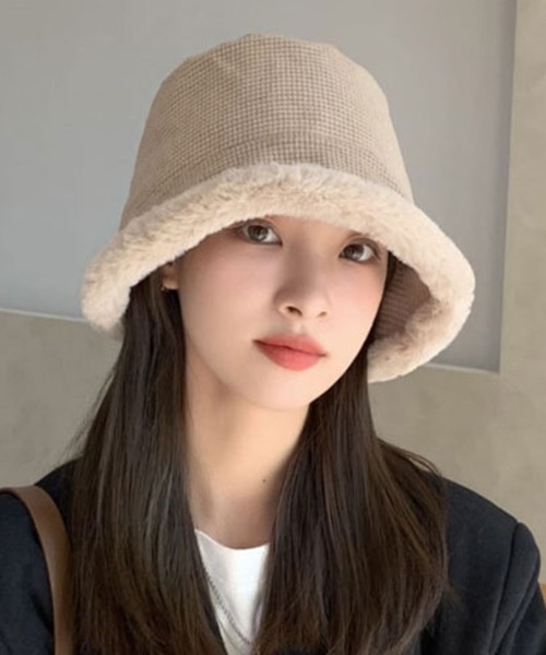 STYLEBLOCK(スタイルブロック)の「ファー使いワッフルバケットハット(ハット・レディース・ベージュ/ブラック/カーキ/ホワイト・FREE)」の4枚目の写真