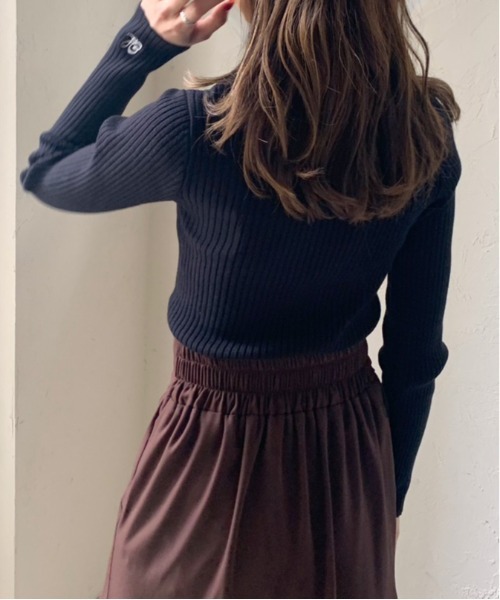 OLIVE des OLIVE（オリーブデオリーブ）の「タートルネック刺繍リブニット（ニット/セーター・レディース・ブラック/ブラウン/オフホワイト/サックスブルー/スミクロ・FREE）」の15枚目の写真