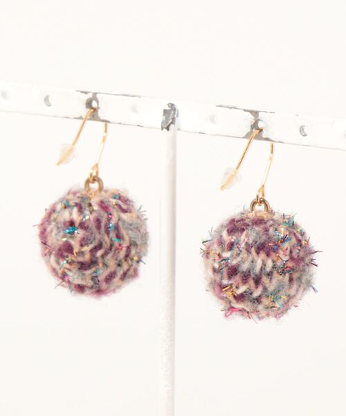 tone（トーン）の「【eto】ツイードもこもこピアス(MA)（ピアス（両耳用）・レディース・ブルー/レッド/パープル/イエロー・FREE）」の9枚目の写真