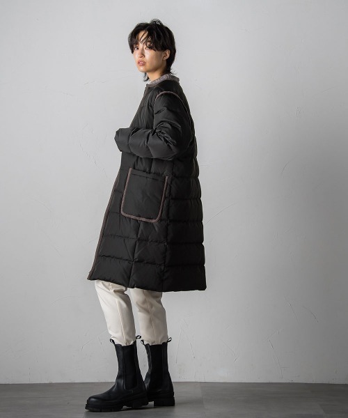 配色パイピングノーカラーダウンコート