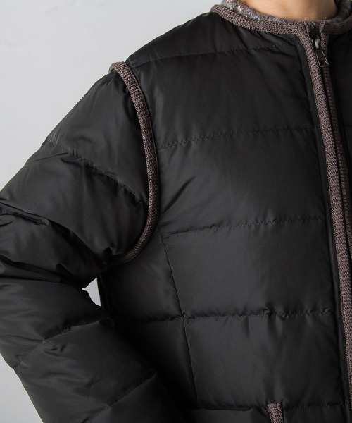 配色パイピングノーカラーダウンコート