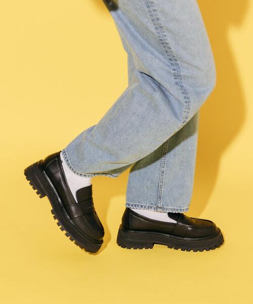 CITEN（シテン）の「＜CITEN＞トラックソール ローファー（ローファー・レディース・ブラック・23cm/23.5cm/24cm/24.5cm）」の2枚目の写真