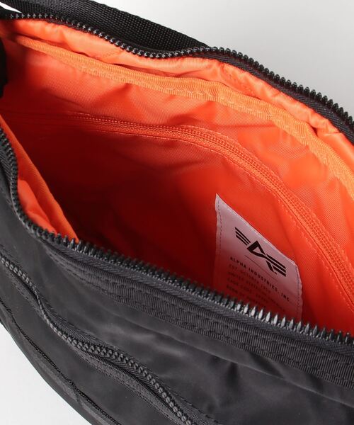 Alpha Industries（アルファインダストリーズ）の「ナイロンコーデュラツイル ショルダーバッグ（ショルダーバッグ・メンズ・ブラック/ネイビー/グリーン・FREE）」の5枚目の写真