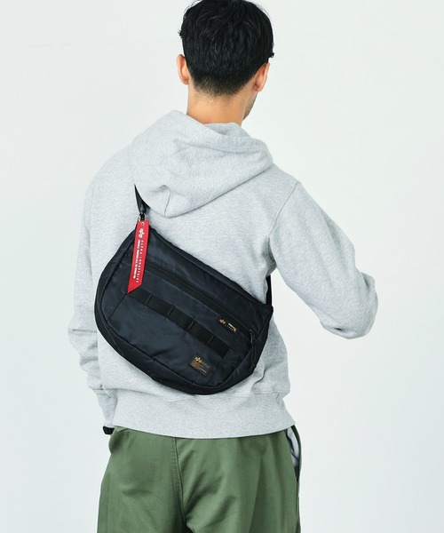Alpha Industries（アルファインダストリーズ）の「ナイロンコーデュラツイル ショルダーバッグ（ショルダーバッグ・メンズ・ブラック/ネイビー/グリーン・FREE）」の2枚目の写真