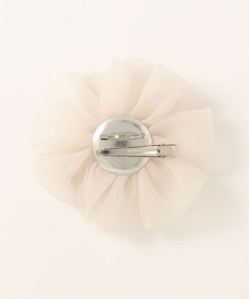 Three Four Time（ｽﾘｰﾌｫｰﾀｲﾑ）の「シフォン×パールコサージュ【結婚式/フォーマル/入卒】（ブローチ/コサージュ・レディース・ベージュ/グレー・FREE）」の3枚目の写真