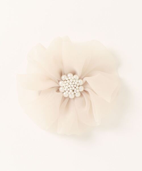 Three Four Time（ｽﾘｰﾌｫｰﾀｲﾑ）の「シフォン×パールコサージュ【結婚式/フォーマル/入卒】（ブローチ/コサージュ・レディース・ベージュ/グレー・FREE）」の8枚目の写真