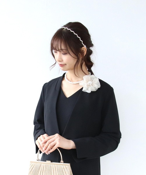 Three Four Time（ｽﾘｰﾌｫｰﾀｲﾑ）の「シフォン×パールコサージュ【結婚式/フォーマル/入卒】（ブローチ/コサージュ・レディース・ベージュ/グレー・FREE）」の6枚目の写真