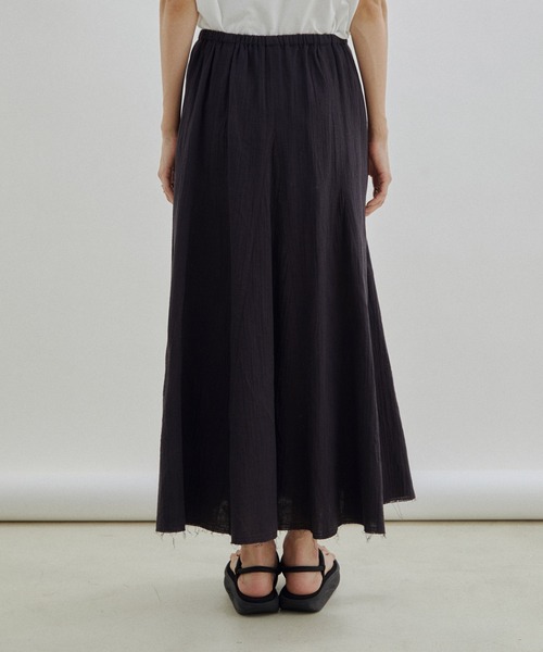 SALON adam et rope'（サロン アダム エ ロペ）の「【セットアップ対応・洗える】オーガニックコットンガーゼフレアースカート（スカート・レディース・オフホワイト/スミクロ・FREE）」の9枚目の写真