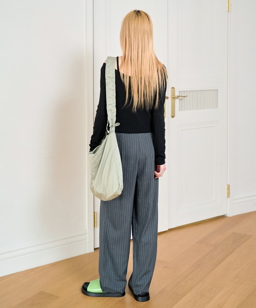 UNE MANSION（ユヌマンション）の「ストライプツーピンタックワイドスラックス（スラックス・レディース・グレー/ブラック/ネイビー・SMALL/MEDIUM/LARGE）」の11枚目の写真