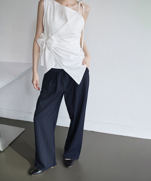 UNE MANSION（ユヌマンション）の「ストライプツーピンタックワイドスラックス（スラックス・レディース・グレー/ブラック/ネイビー・SMALL/MEDIUM/LARGE）」の5枚目の写真
