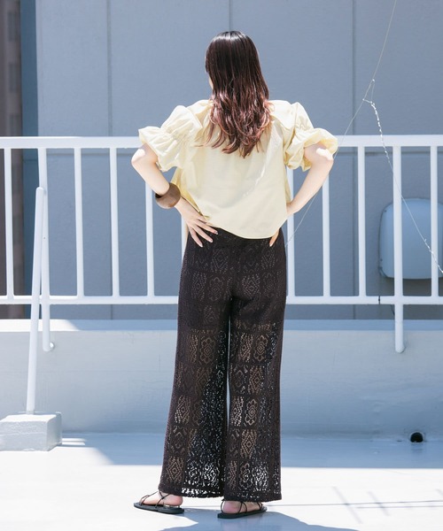 シャーリングパフスリーブブラウス