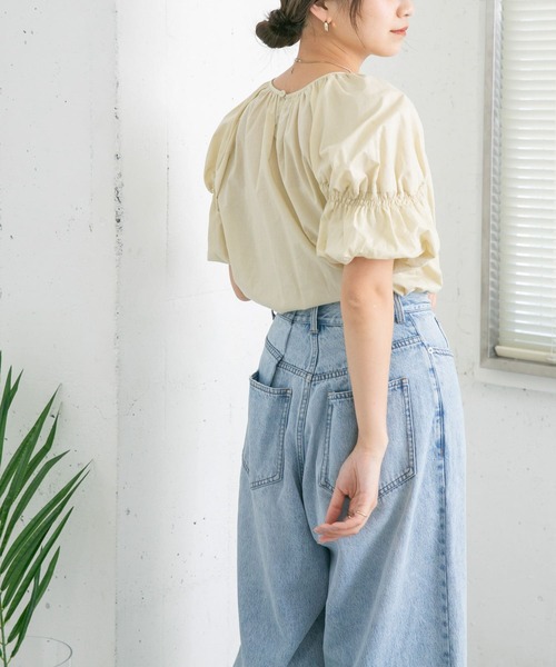 KBF（ケイビーエフ）の「シャーリングパフスリーブブラウス（シャツ/ブラウス・レディース・ベージュ/ブラック/オフホワイト・ONE）」の17枚目の写真