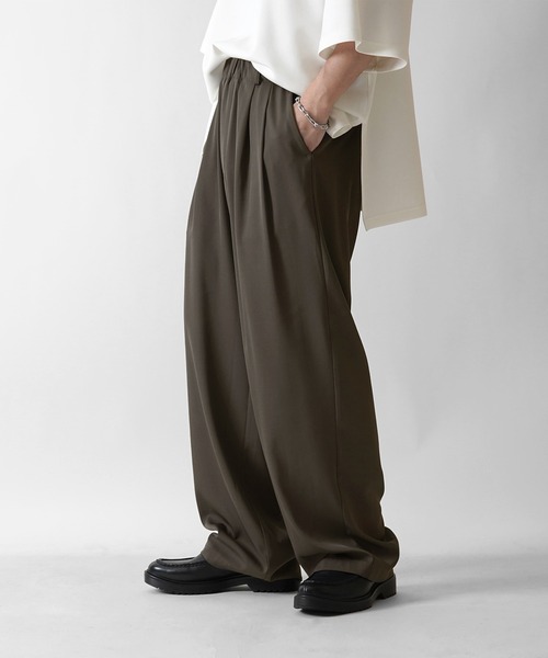 Confirm（コンファーム）の「【セットアップ対応】新色追加 ドレープとろみ リラックスイージー ワイドテーパードパンツ【Confirm】（その他パンツ・メンズ・ブラック/チャコールグレー/ミント/グレー系その他/ネイビー/ブラウン/グレー・L/M/XL）」の6枚目の写真