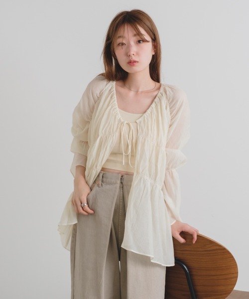 Kastane（カスタネ）の「シャーリングシアーブラウス（シャツ/ブラウス・レディース・ブラック/サックスブルー/アイボリー・FREE）」の7枚目の写真