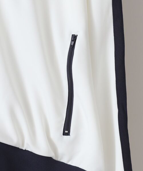 FFEIN(フェイン)の「【FFEIN/フェイン】オーバーサイズワンポイントトラックジャケット / ブロークコア スポーティ(ジャージ・メンズ・オフホワイト/ブラック/ブラウン/カーキ/ターコイズブルー/オレンジ/ホワイト/ベージュ・MEDIUM/LARGE/X-LARGE/SMALL)」の9枚目の写真