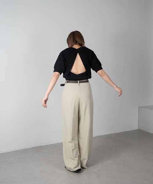 Amiur(エミレ)の「back open knit tops(ニット/セーター・レディース・ブラック/ベージュ/ホワイト・FREE)」の5枚目の写真
