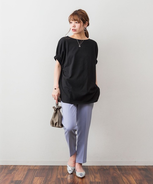 atONE(アットワン)の「atONE 2WAYゴムギャザースリーブカットソー(Tシャツ/カットソー・レディース・ホワイト/グレイッシュベージュ/ブラック/テラコッタ・M-L/4L~5L/LL~3L)」の6枚目の写真