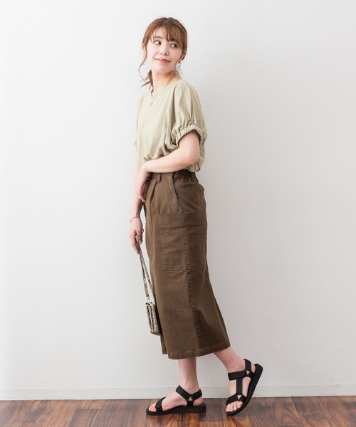 atONE(アットワン)の「atONE 2WAYゴムギャザースリーブカットソー(Tシャツ/カットソー・レディース・ホワイト/グレイッシュベージュ/ブラック/テラコッタ・M-L/4L~5L/LL~3L)」の18枚目の写真