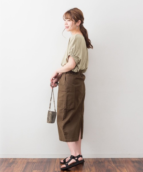 atONE(アットワン)の「atONE 2WAYゴムギャザースリーブカットソー(Tシャツ/カットソー・レディース・ホワイト/グレイッシュベージュ/ブラック/テラコッタ・M-L/4L~5L/LL~3L)」の14枚目の写真