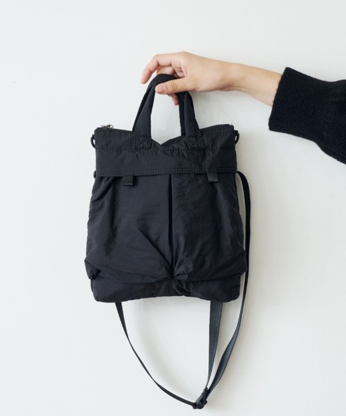 EDIT Gris（エディットグリ）の「2WAYポケットナイロンショルダーバッグ（ショルダーバッグ・レディース・ブラック/アイボリー・FREE）」の2枚目の写真