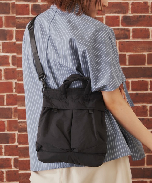 EDIT Gris（エディットグリ）の「2WAYポケットナイロンショルダーバッグ（ショルダーバッグ・レディース・ブラック/アイボリー・FREE）」の8枚目の写真