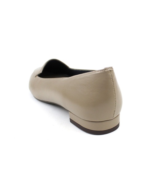 chocolates（チョコラテス）の「ポインテッドトゥ ローファーパンプス【日本製】（パンプス・レディース・ブラック/ブラウン/ホワイト/ベージュ・23.5cm/23cm/22cm/25cm/24cm/24.5cm/22.5cm）」の18枚目の写真