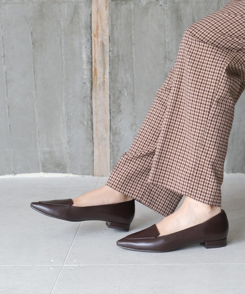 chocolates（チョコラテス）の「ポインテッドトゥ ローファーパンプス【日本製】（パンプス・レディース・ブラック/ブラウン/ホワイト/ベージュ・23.5cm/23cm/22cm/25cm/24cm/24.5cm/22.5cm）」の21枚目の写真