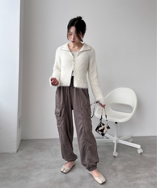 EPIMI E'PIMMY（エピミエピミー）の「スエードポンチカーゴパンツ（カーゴパンツ・レディース・アイボリー/ブラック/グレー・MEDIUM）」の12枚目の写真