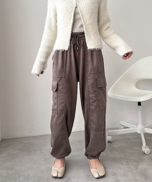 EPIMI E'PIMMY（エピミエピミー）の「スエードポンチカーゴパンツ（カーゴパンツ・レディース・アイボリー/ブラック/グレー・MEDIUM）」の22枚目の写真
