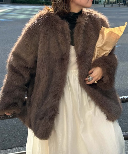 archives(アルシーヴ)の「〈Ltd.〉NoCollar Volume Fur Coat(その他アウター・レディース・ブラウン/アイボリー・MEDIUM)」の2枚目の写真