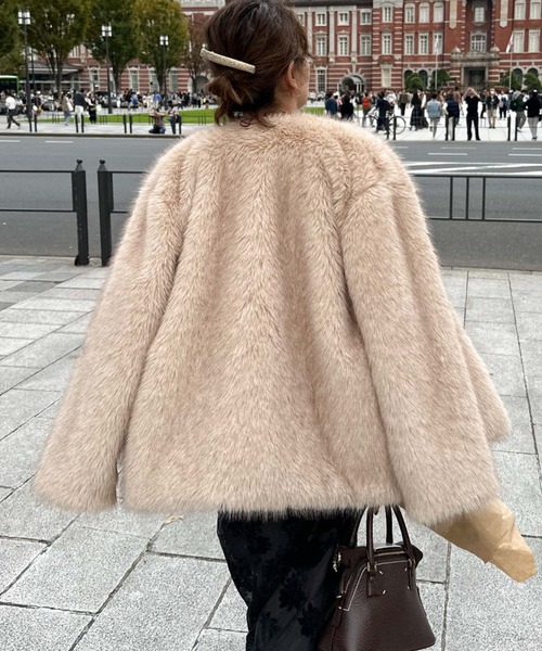 archives(アルシーヴ)の「〈Ltd.〉NoCollar Volume Fur Coat(その他アウター・レディース・ブラウン/アイボリー・MEDIUM)」の18枚目の写真
