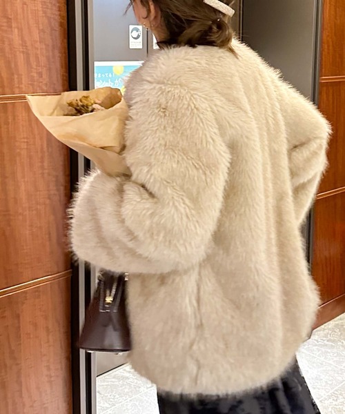 archives(アルシーヴ)の「〈Ltd.〉NoCollar Volume Fur Coat(その他アウター・レディース・ブラウン/アイボリー・MEDIUM)」の17枚目の写真