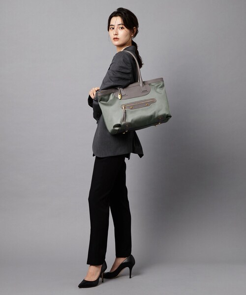 TOFF&LOADSTONE(トフアンドロードストーン)の「Key friends tote(キーフレンズトート)(トートバッグ・レディース・ネイビー/ブラック/ライトグレー系9・00)」の21枚目の写真